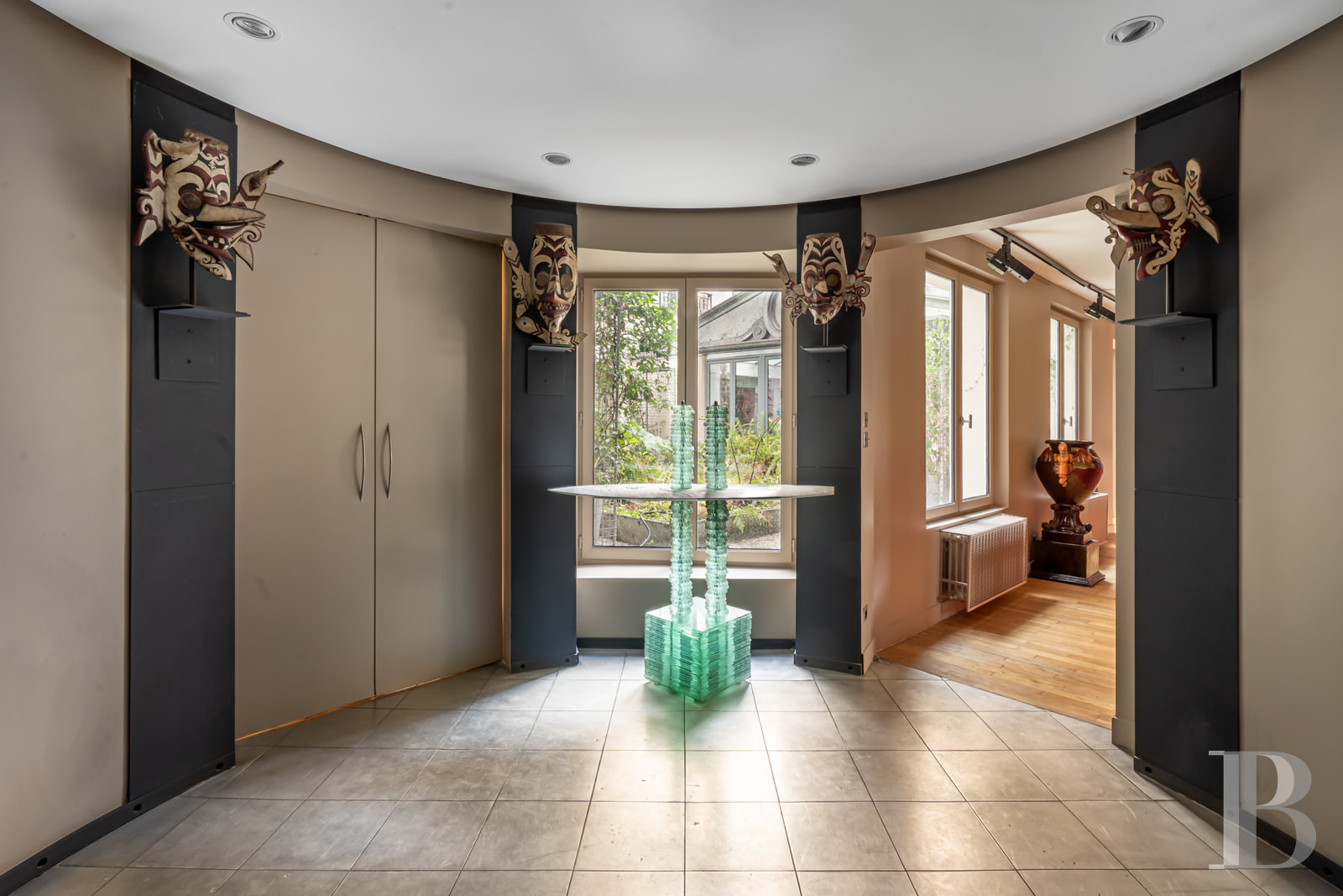 A vast apartment set around a garden in Paris, between Boulevard Saint-Germain and the Seine - photo  n°9